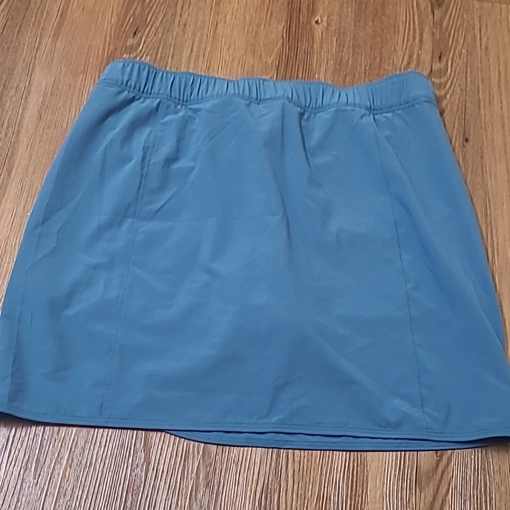 Patagonia Blue Midi Skirt for women zise S used good condition.‎